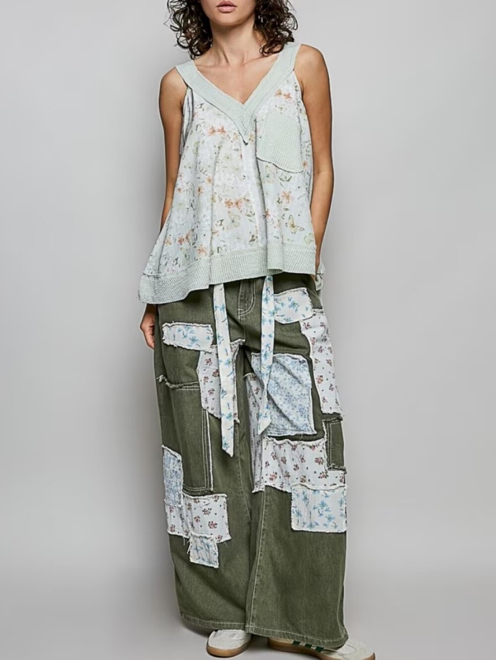 304. POL Sleeveless V-Neck Floral Swing Tank in Light Mint - Picture 4 of 4
